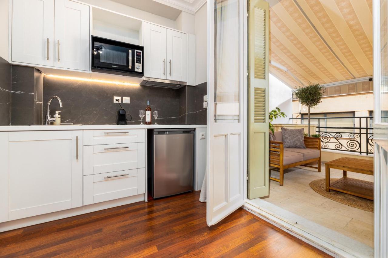 Asty Luxury Apartments Атина Екстериор снимка