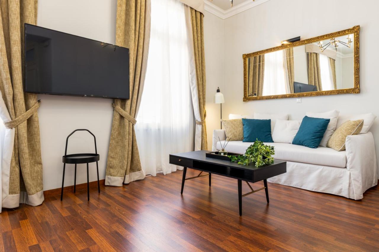 Asty Luxury Apartments Атина Екстериор снимка