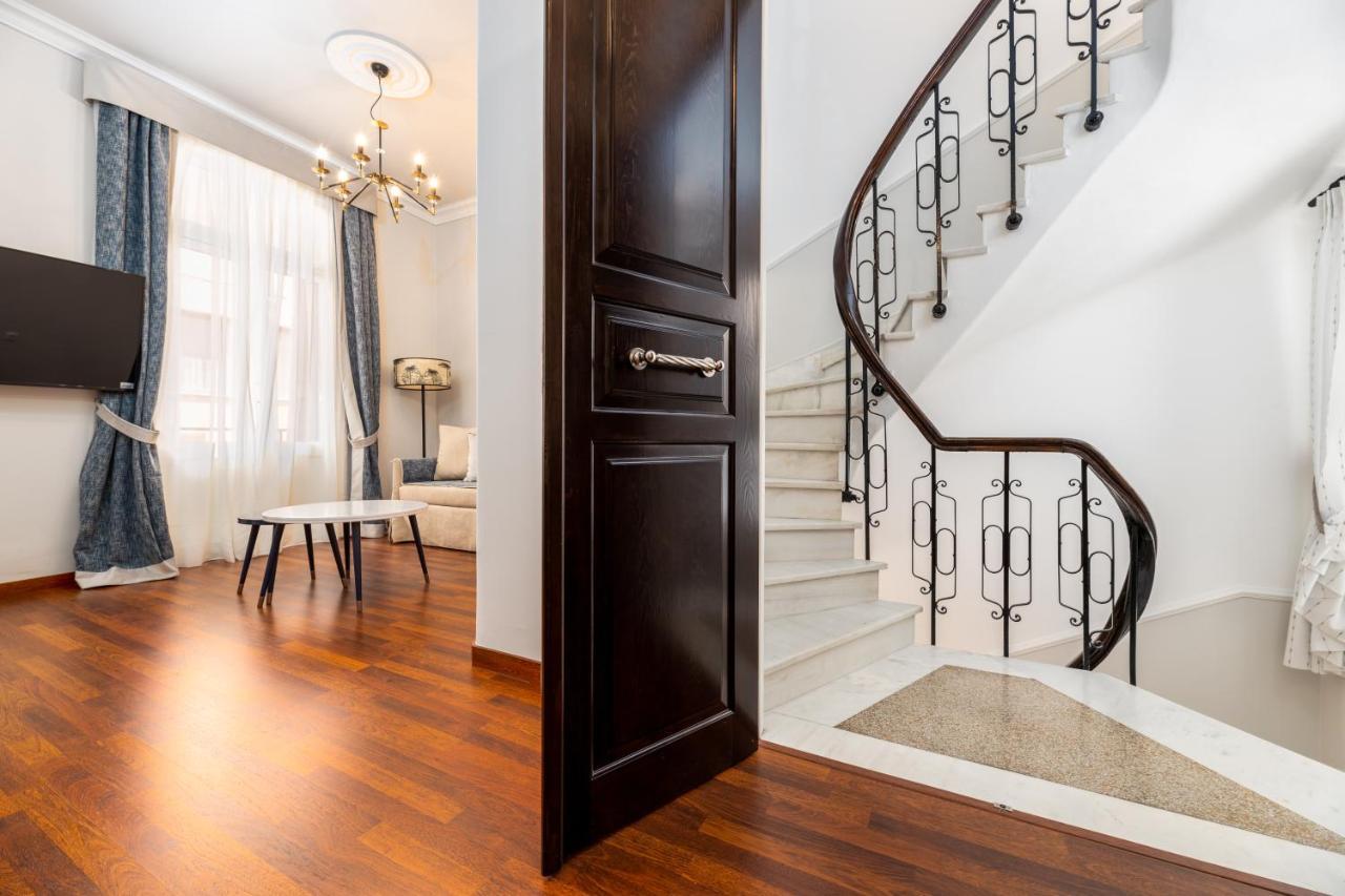 Asty Luxury Apartments Атина Екстериор снимка
