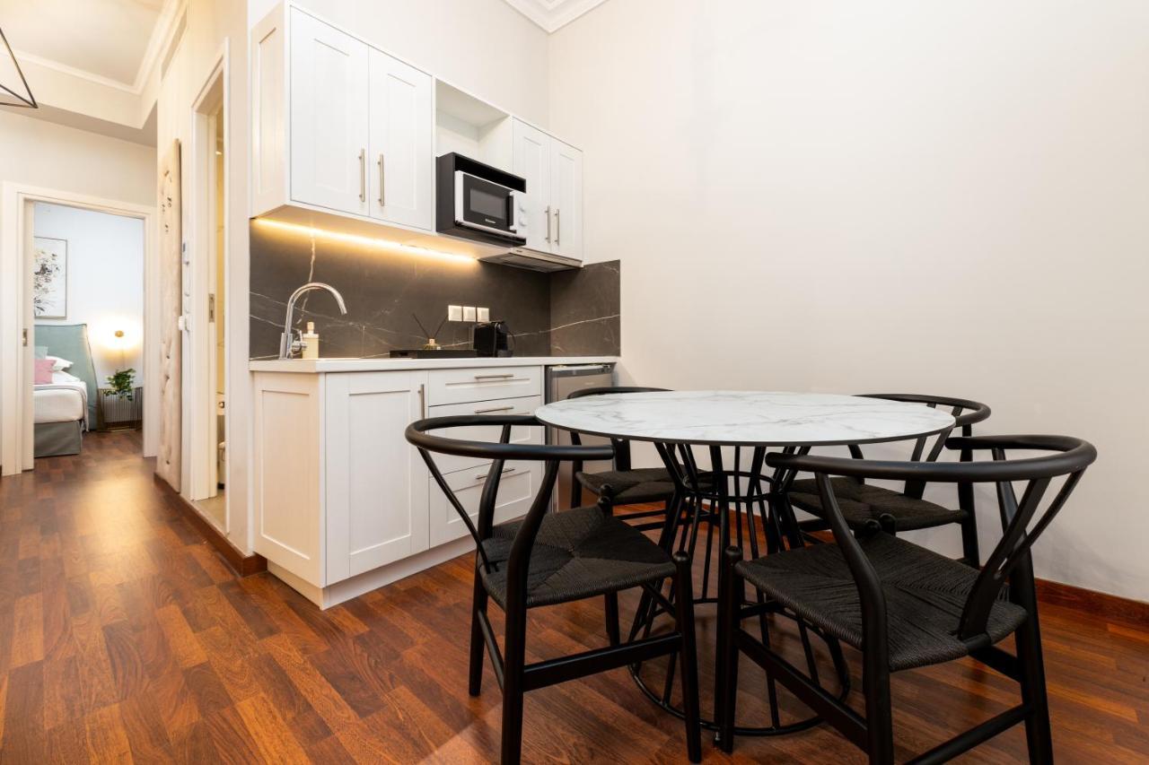 Asty Luxury Apartments Атина Екстериор снимка
