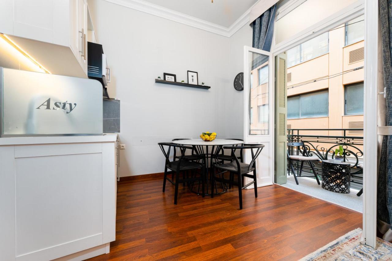 Asty Luxury Apartments Атина Екстериор снимка