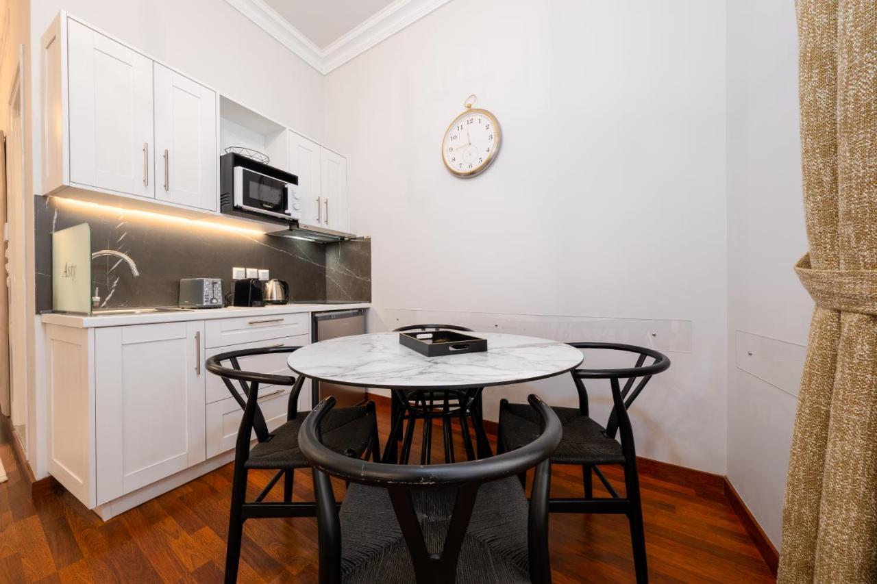 Asty Luxury Apartments Атина Екстериор снимка