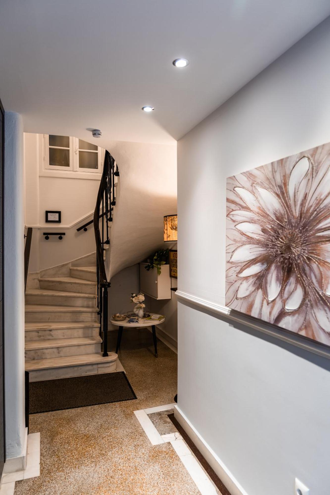 Asty Luxury Apartments Атина Екстериор снимка